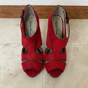 Pre-owned size 8 Michael Antonio red suede stiletto shoes